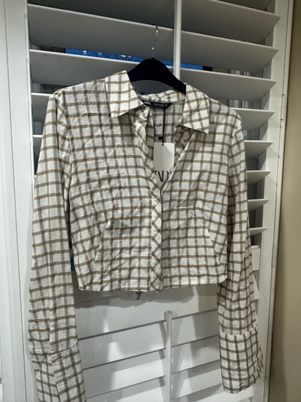 Zara Cream and Tan Plaid Cropped Button-Up Top